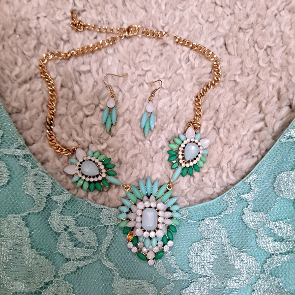 Delia's lace dress. Size 1 - Picture 2 of 3